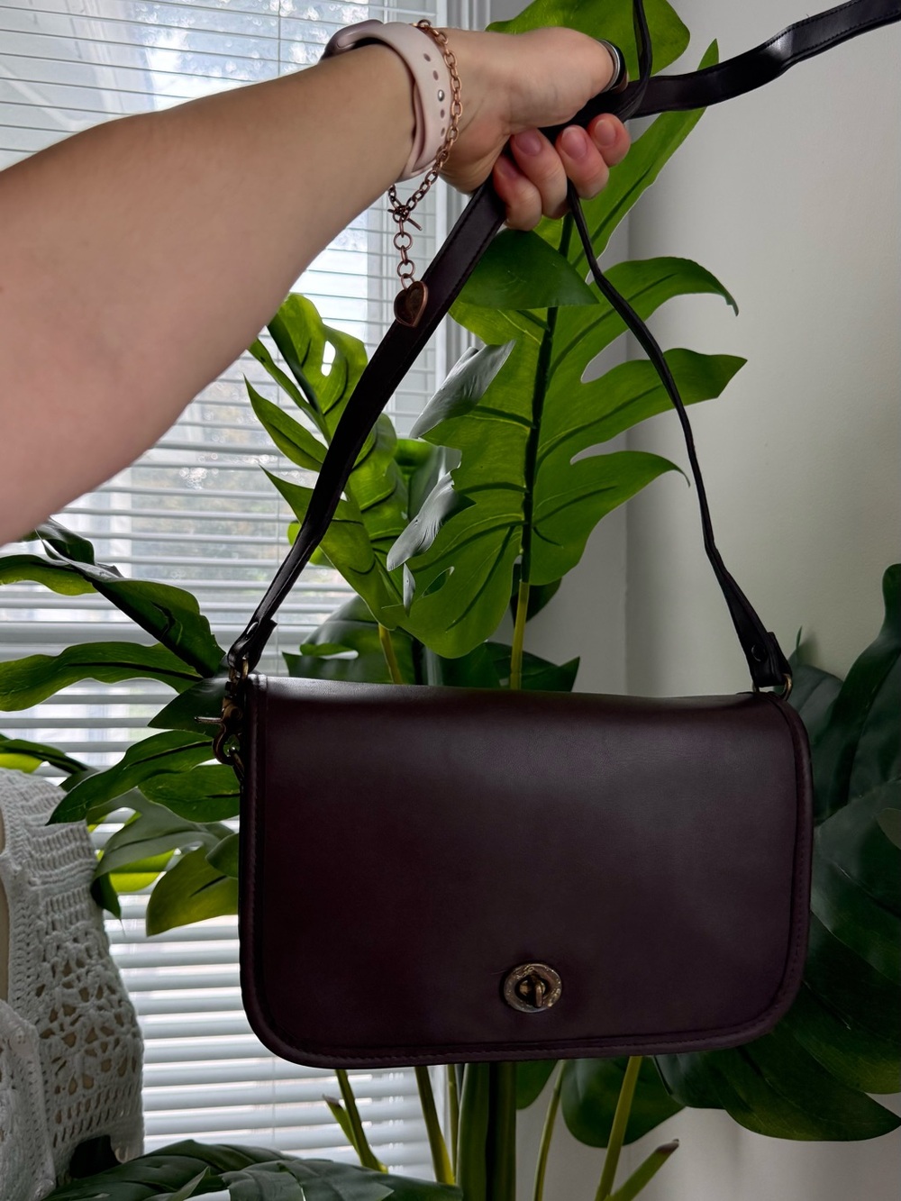 Women's Classic Shoulder Bag - Dark Brown